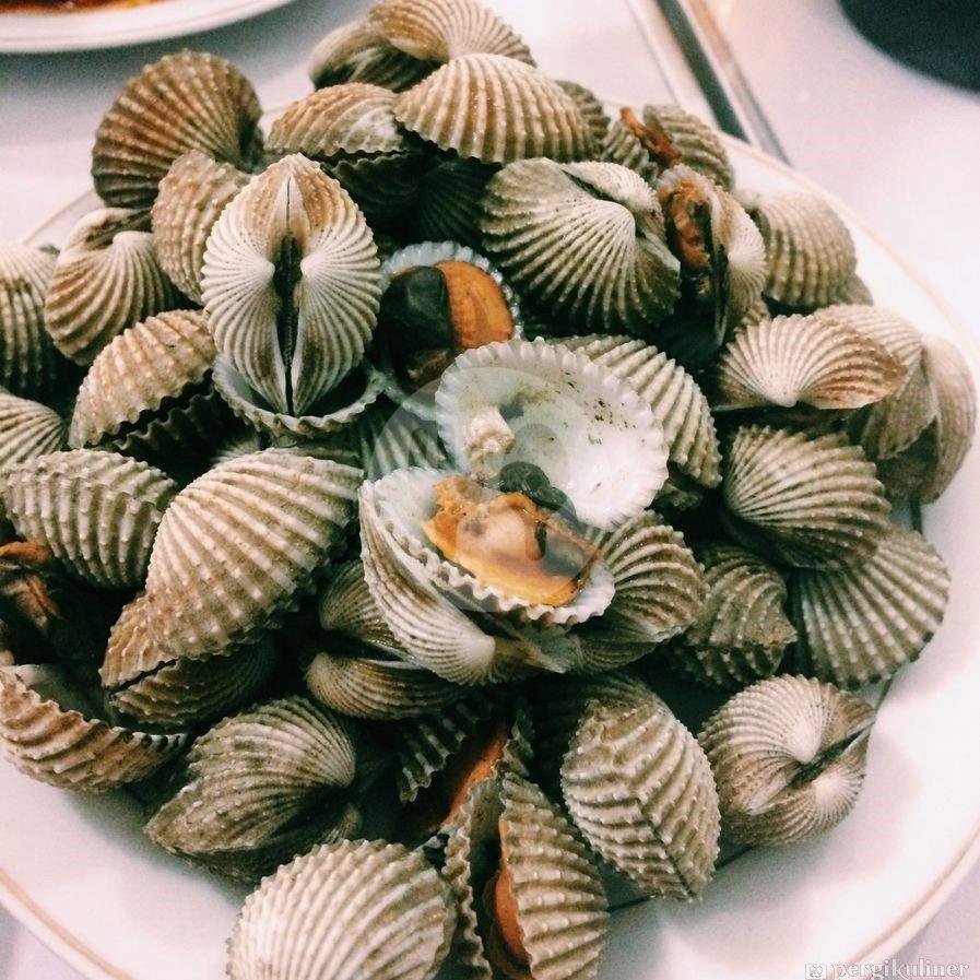 Cah Kangkung menu Sari Laut Kapasan, Simokerto