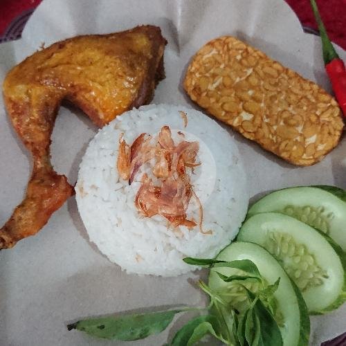 paket ayam sedang (req penyet / pisah nya) menu Nasi Kuning Omah, Pesantren Raya