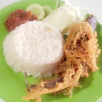 Lalapan Cak Pri: Surga Kuliner Belut Goreng dan Tahu Telor di Lowokwaru Malang Lalapan Cak Pri: Surga Kuliner Belut Goreng dan Tahu Telor di Lowokwaru Malang