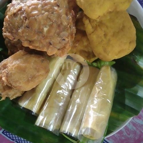 Ayam Kampung Goreng Utuh menu Sop Manten Mbah Atmo, Delanggu