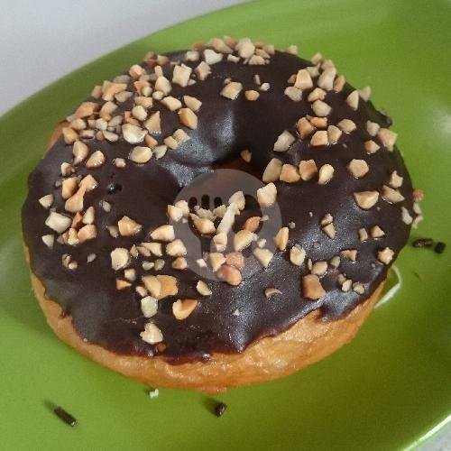 Donat Isi Daging Ayam menu Habibie Bakery, Batu