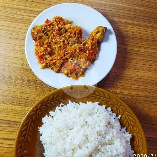 NASI AYAM PENYET menu Ayam Goreng Lesehan Pak Din, Depok