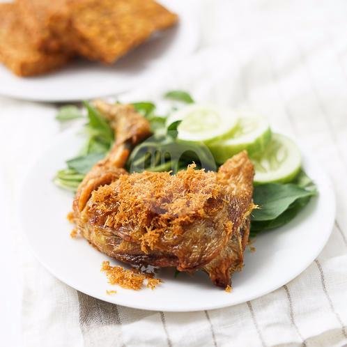 Ayam Bakar menu Nasi Uduk Nek Boyong, Cilandak Kko