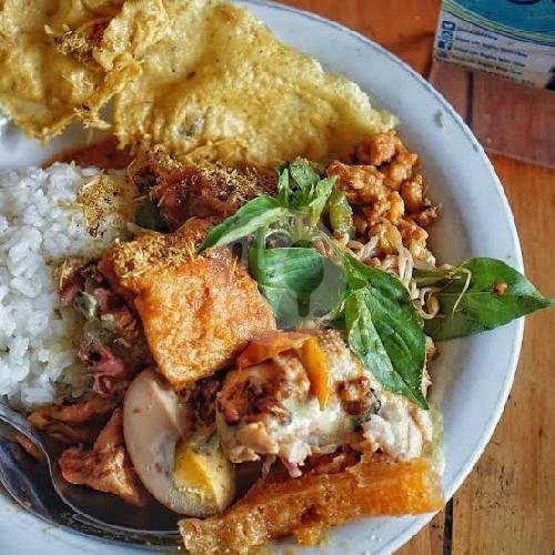 GUDEG KEPALA AYAM TANPA NASI menu NASI GUDEG BU MANGUN