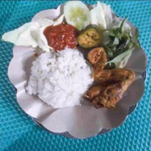 Mie Goreng Ayam Penyet menu Warung Tahu Telor dan Lalapan Mbak Ida, Lowokwaru