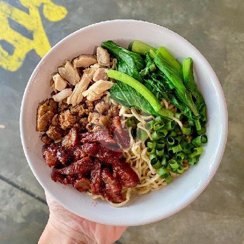 Mie Putih Chasiu menu Wen Sin Mie, Kelapa Gading