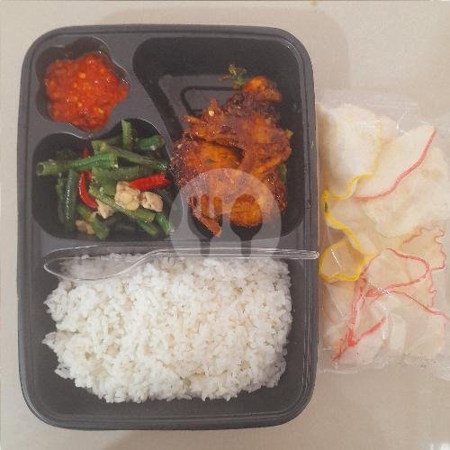 Nasi+ Ikan Bandeng Goreng+ Sayur+ Krupuk/gorengan+ Sambal menu Warteg CBN, Tanjung Duren