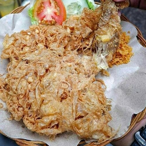 Ayam Goreng Telur Asin menu RM Malioboro, Solo Baru