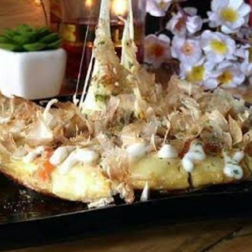 Cumi Bakar menu Super Takoyaki, Mitra Batik
