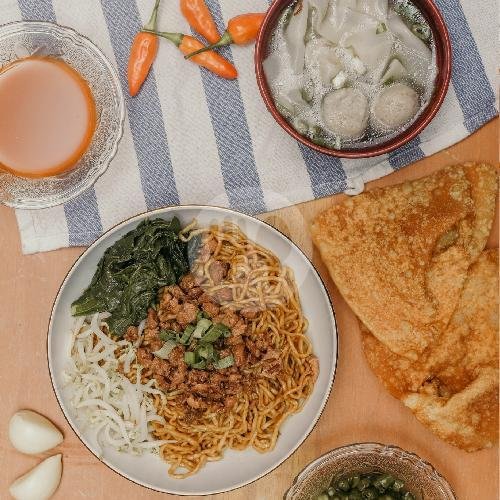 Es Kacang Merah menu Bakmie Bangka BPPT, Kebon Jeruk