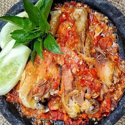 Review Warung Cak Rosyid: Surga Kuliner di Madiun yang Wajib Dikunjungi