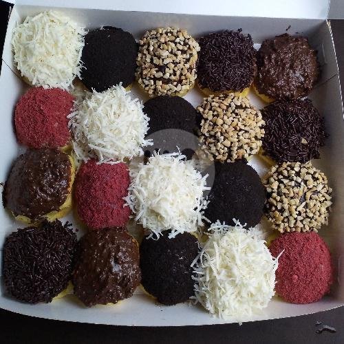 Hachi Donuts: Surga Donat dengan Pesan Spesial di Mojokerto