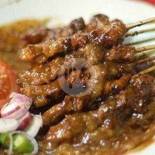 Lontong menu Sate Ayam Madura Cak Lilik, Godean