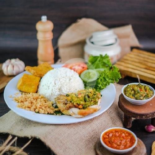 PAKET NILA BAKAR KOMPLIT menu AYAM PENYET SAMBEL IJO MA IMIN 1, KOPOMAS