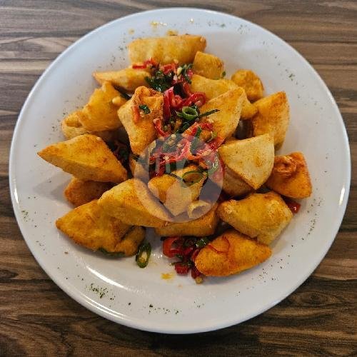 Pizza Cheesy menu Woza Gudang Kopi, TKI