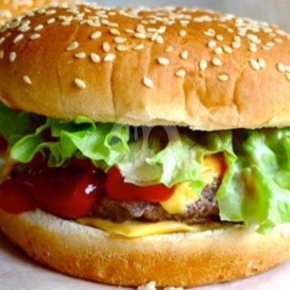 Burger Patties Daging Olahan + Keju Lembar menu Burger Rifki, Ranca Sabir