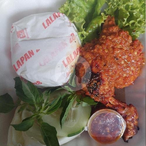 Review Restoran Lalapan 28: Kuliner Lezat di Jl. Raden Panji Suroso Malang