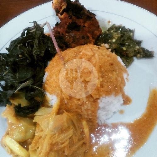 Nasi Telor Dadar Kumplit menu RM Nasi Padang Putra Tanjung, Cemara