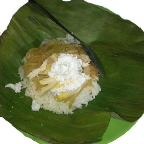 Lontong Sayur Krecek menu Nasi Liwet Mbok Mami Kabangan 475, Laweyan