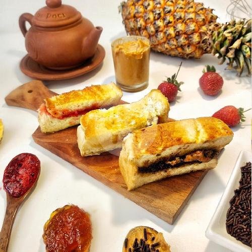 Roti Bakar Kasino Campur menu Roti Bakar Aneka Sari