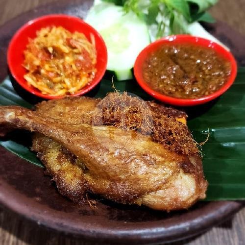 Bebek Muda Khas Madura Goreng menu Depot 77 Halalan Thoyiban, Kedungkandang