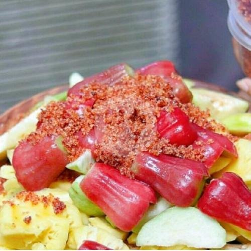 Telur Ceplok Mata Sapeh menu Warung Almeera Lotek Dan Rujak, Buahbatu