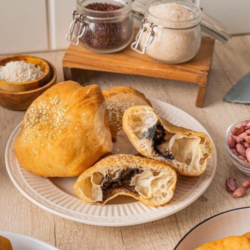 Roti Bantal Isi Ketan menu Cakwe Aladdin, Pasar Muara Karang