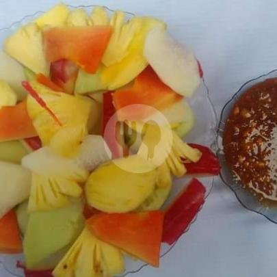 Rujak Es Krim Bang Jon: Tempat Nyemil Unik di Yogyakarta yang Wajib Dikunjungi