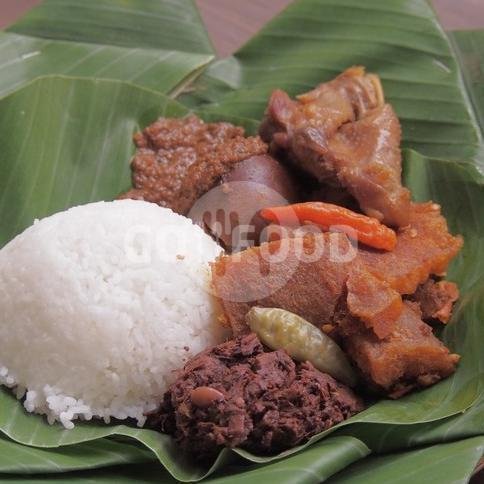 Nasi Gudeg Krecek Sayap menu Gudeg Yu Narni, Margo Utomo