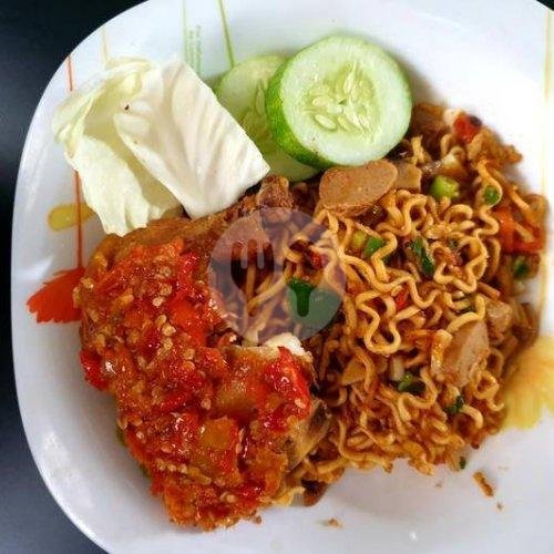 Nasi Ayam Geprek Lado Hijau menu Mie Padeh Narako, Kalawi