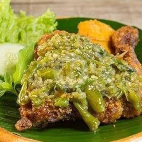 Nasi Pecel + Telor Dadar menu Depot Ratu