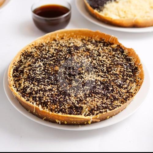 Martabak Top Bandung “Mas Darman”: Surga Martabak Manis di Griya Jakarta