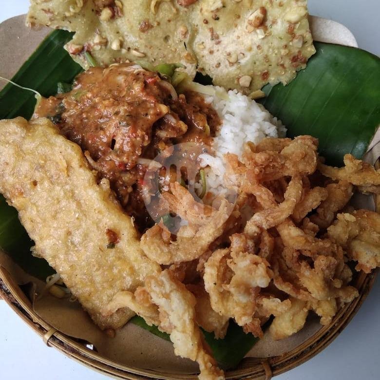 Paket Nasi Pecel + Sate Puyuh menu Pecel Kremes Madiun, Lowokwaru