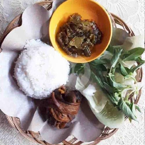 Nasi Ayam Kremes menu Sambel Huh Hah Mak Tum, Wirobrajan