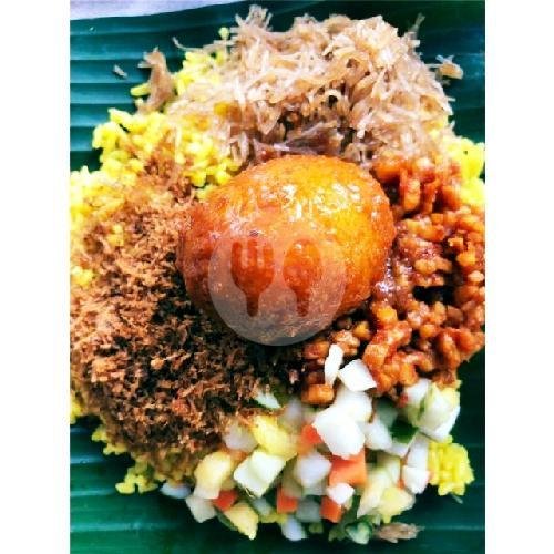 Nasi Kuning Perkedel menu Nasi Kuning Ambon, Rawamangun