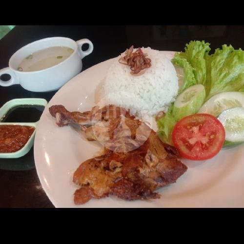 Paket Daging Empal Gepuk Empuk + Nasi + Lalapan+ Sambel+ Kuah Kaldu. menu Big Resto, Pondok Aren