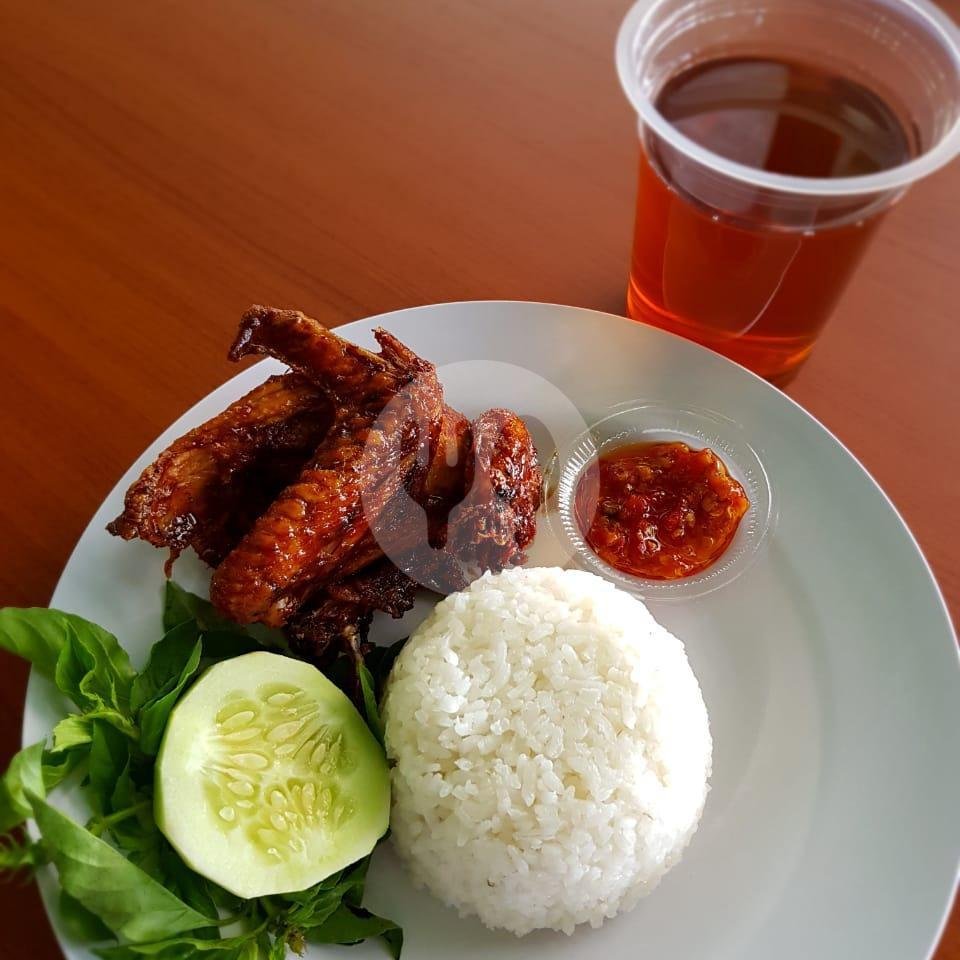 Nasi + Ayam Penyet Kampung + Teh Spesial Gofood menu Warung Lesehan Yogyakarta, Lembah Dieng