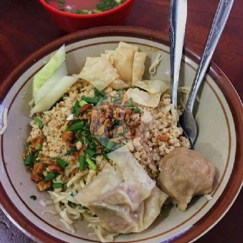 Review Pangsit Mie Ayam Jakarta Pak Alex: Mie Kenyal dan Harga Terjangkau di Surabaya