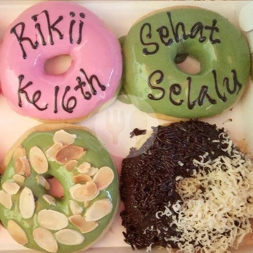 Satu Box Donat + Eskopi / Coklat menu Donato Lezato (Pool Terace), Melati