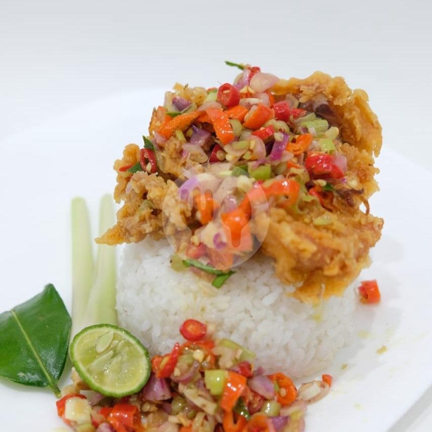 Bebek Goreng Paha Sambal Matah + Nasi menu Ayam Geprek The Master, Lowokwaru