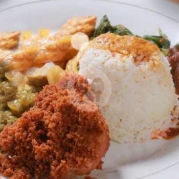 Nasi Ayam Potong Balado menu RM Padang Singkarak, Cilacap