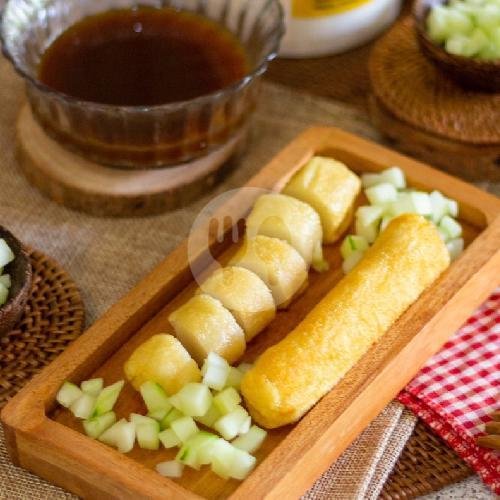 Review Pempek Empek-Empek Bu Hanny: Surga Kuliner di Surabaya