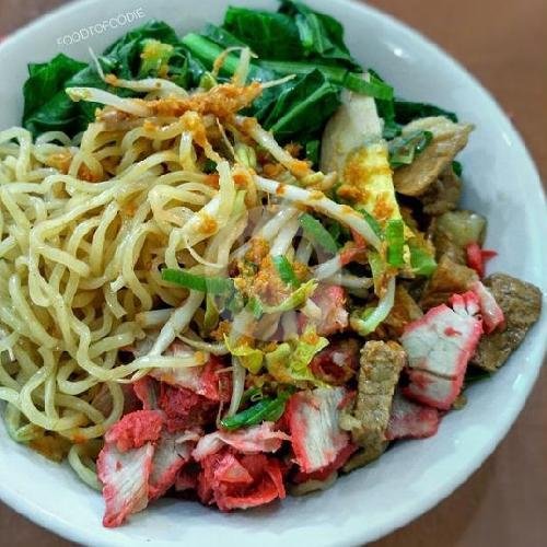 Bakmie Dan Kwetiau Goreng Medan (Ai Lie): Menyusuri Kenangan Manis dalam Setiap Suapan