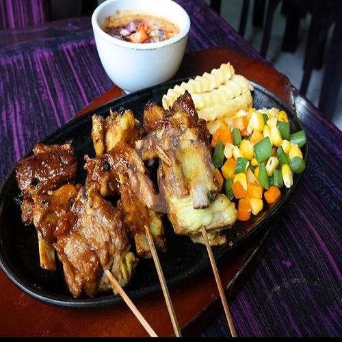 Ayam Penyet menu Iga Bakar Mas Giri, Sumur Bandung