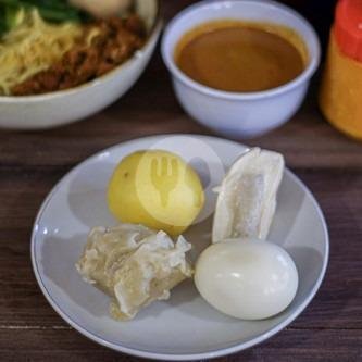 Bakso Telur menu Bakso Siomay Mie Ayam Gress, Jalan Magelang