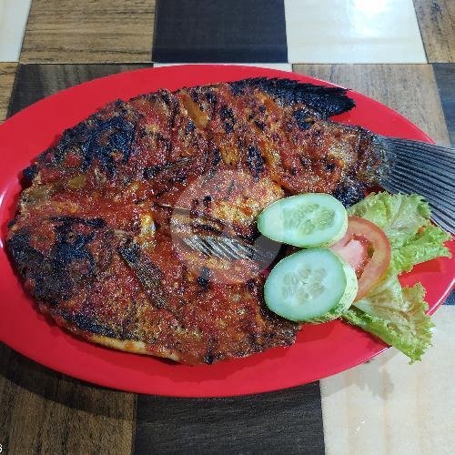 Ayam Bakar Pedas Satu Ekor menu Mangkuto Seafood, Dr Sutomo