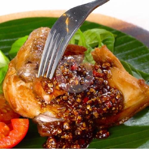 Ayam Kremes menu Ratu Cumi, UMTAS
