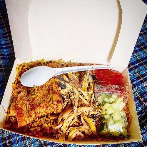 Box 1 Porsi Kebuli + Telor Dadar + Ayam Kecil(1/8) menu Kebuli Yemeni, Ciledug