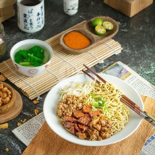 Mie Jamur (Jumbo) menu Bakmi Aloi, Palem