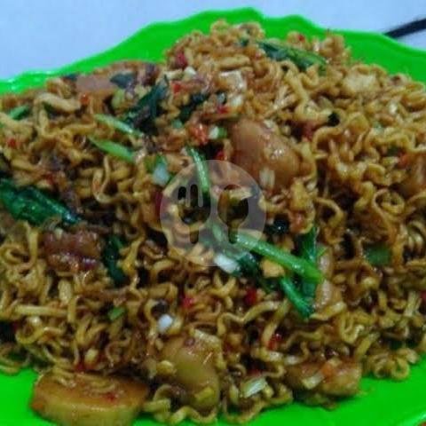 Miegor-gor Sosis menu Warkop AA Gandul GGS, Cinere